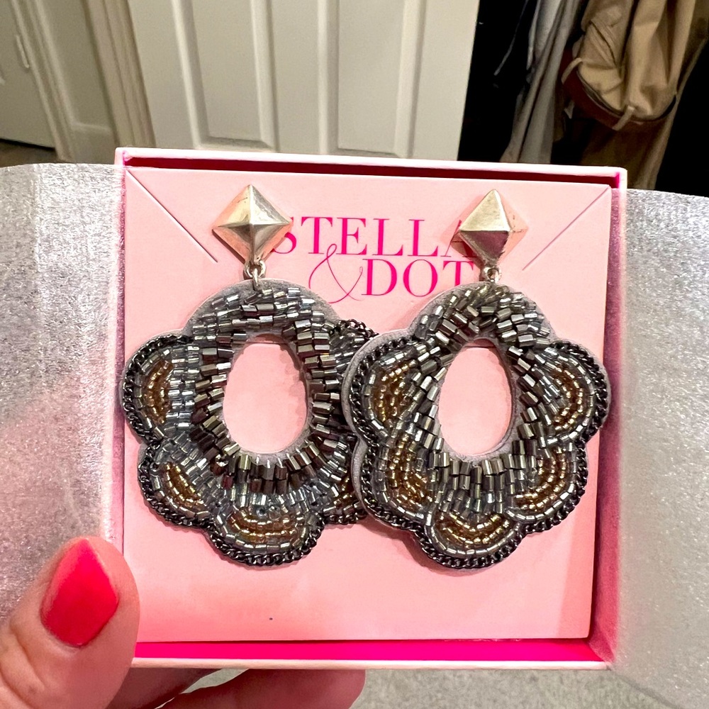 Stella & Dot Leather gray statement earrings